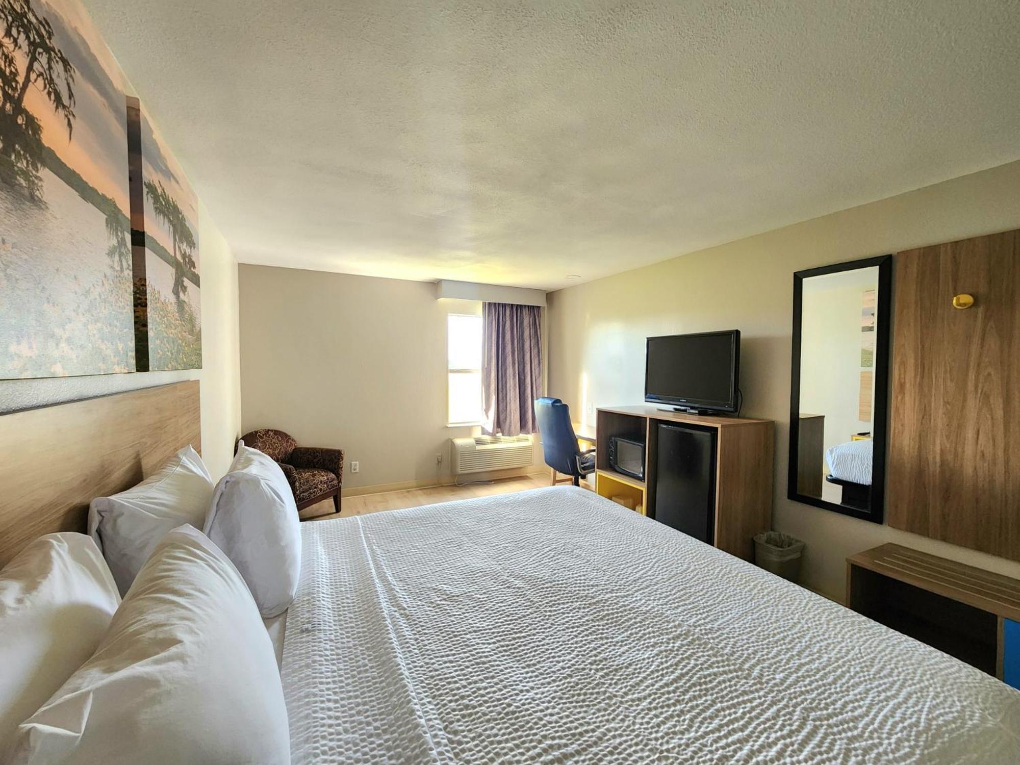 Days Inn By Wyndham Lafayette Scott Dış mekan fotoğraf